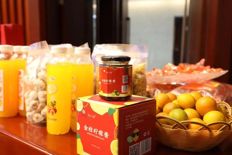 金桔"销售渠道,全县拥有各类电商企业726家,网店23251家,物流企业50家